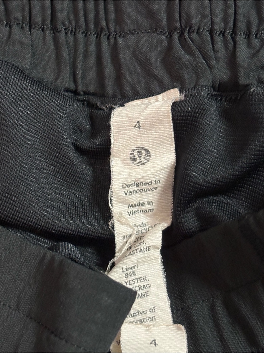 Lululemon Hotty Hot 4” High Rise sz 4 - Picture 2 of 3